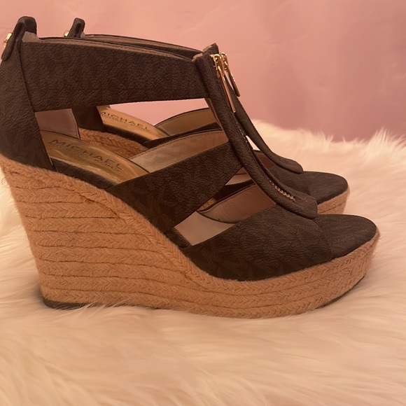 Brown leather MK wedges. Worn once. - Picture 2 of 4